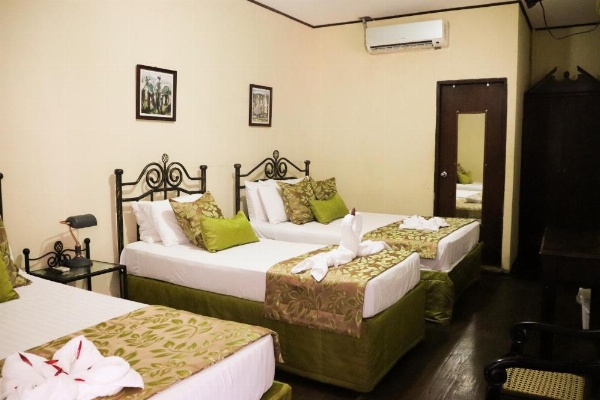 Hotel Los Balcones Leon image 16