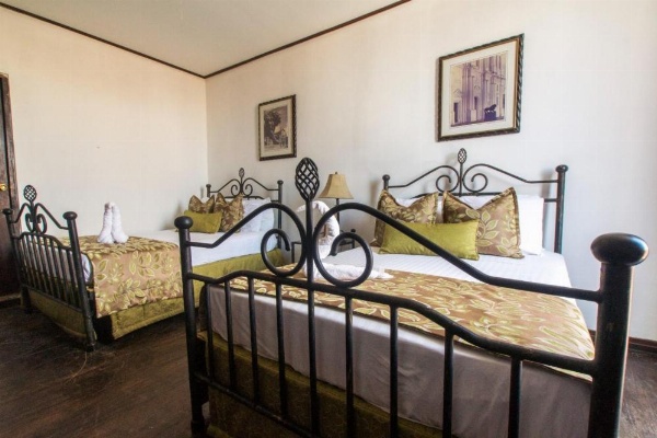 Hotel Los Balcones Leon image 35