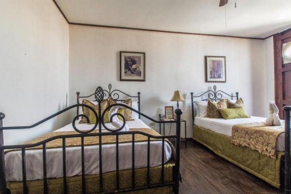 Hotel Los Balcones Leon image 8